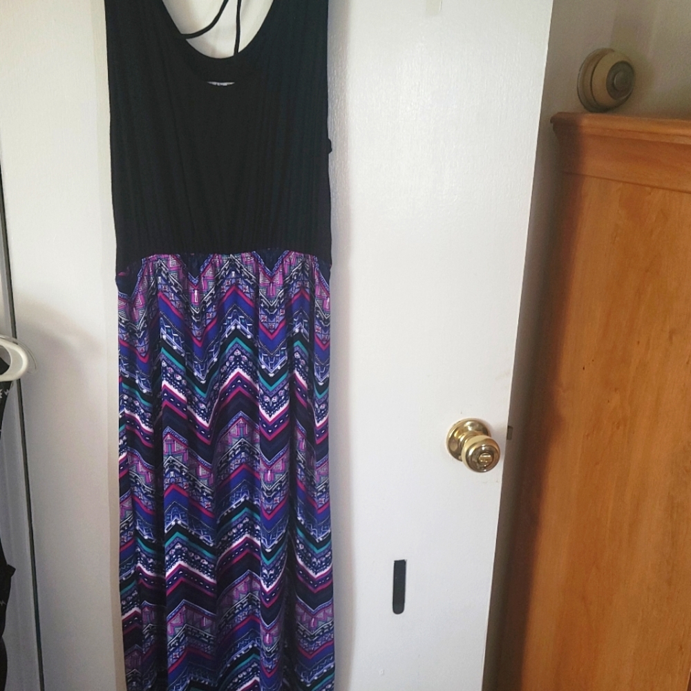 Super cute and comfy sleeveless maxi dress